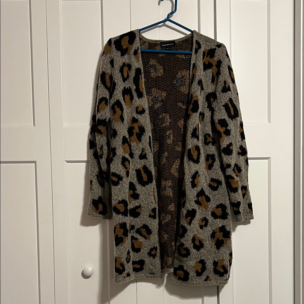 Chic Leopard Print Open Cardigan